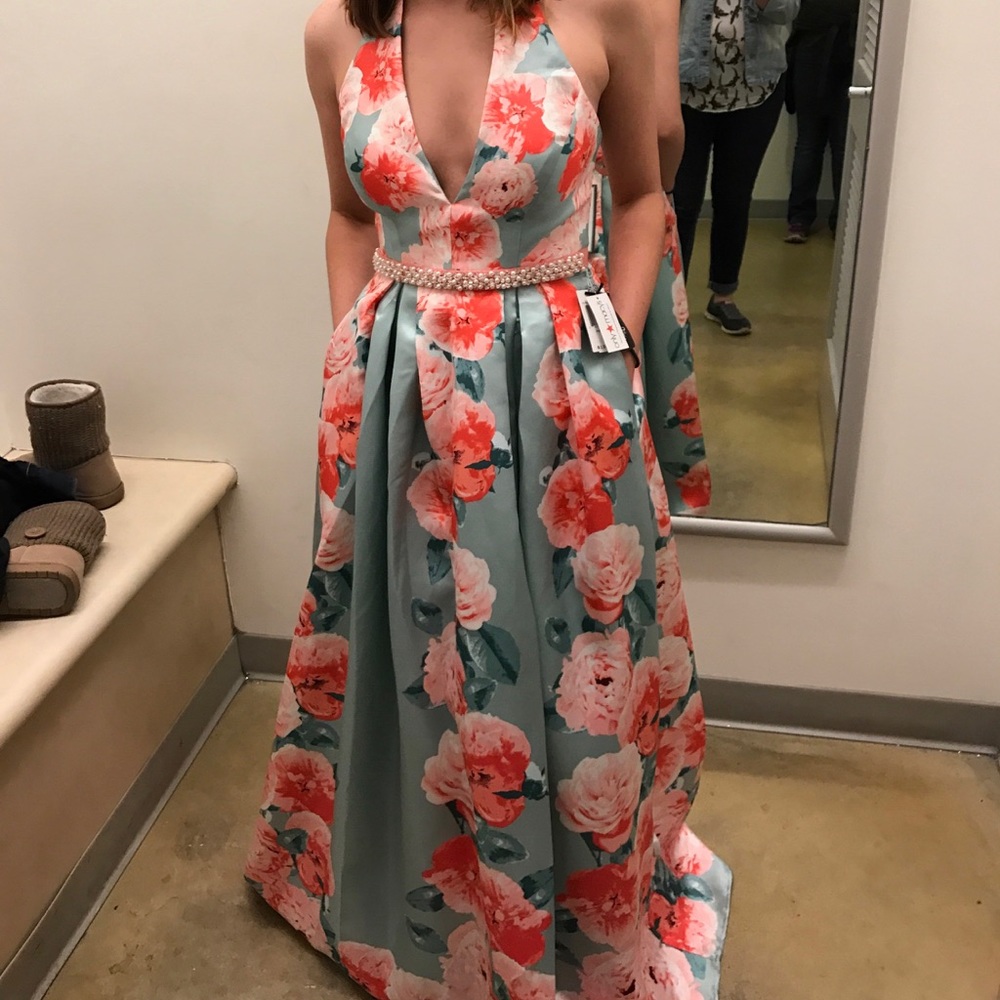 Prom dress with pockets!